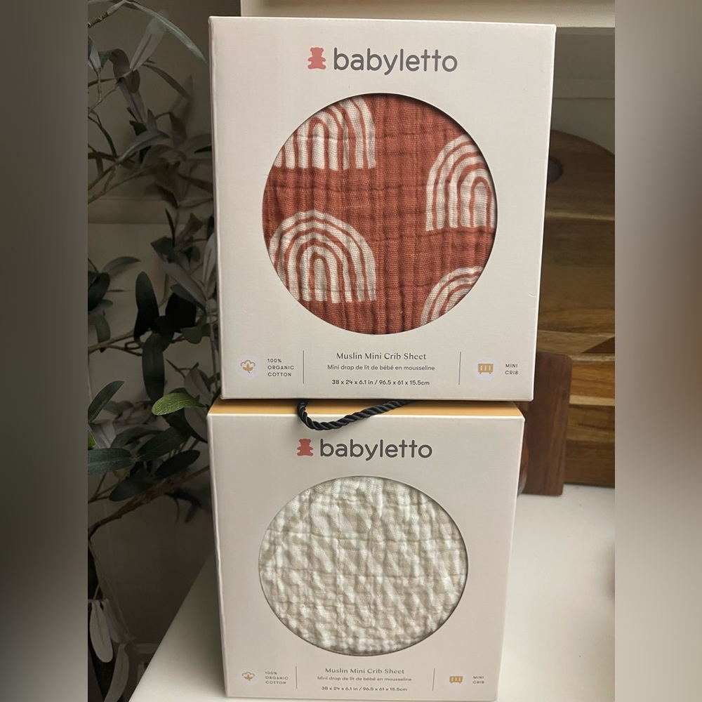 Babyletto Muslin mini crib sheets (2)